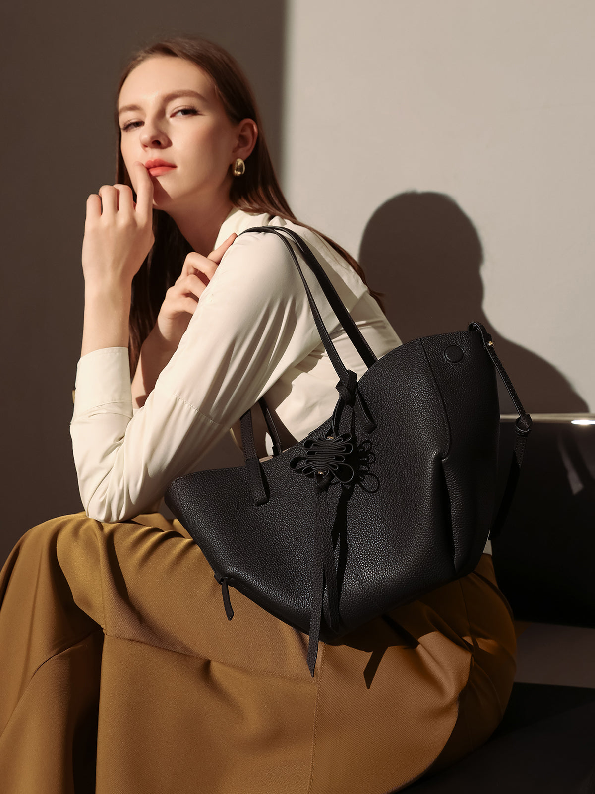 Esmeralda Everyday Trapezoid Tote Bag